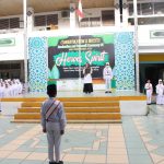Ibu PLT Kasi Pendidikan Madrasah Kemenag Kota Banda Aceh Menjadi Pembina Upacara DI MIN 6 Kota Banda Aceh